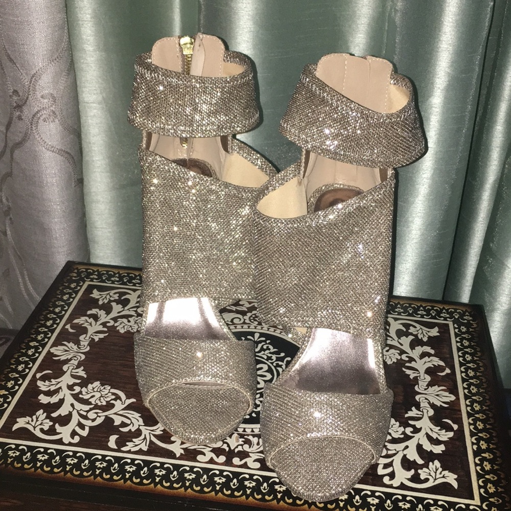 New. Qupid sparkly heels